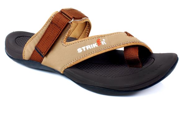 striker chappals